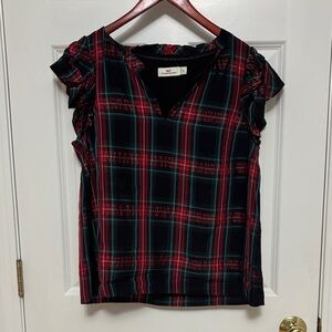 Vineyard Vines woman’s Red and green Plaid Top. Ruffle sleeves, short sleeves
